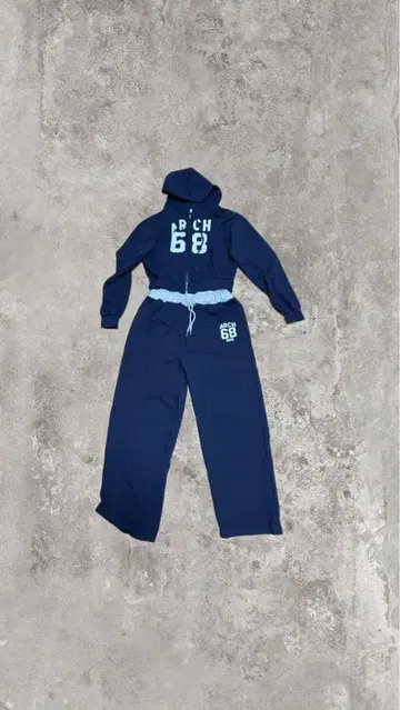 맨투맨 셋업 네이비