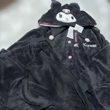 새상품 쿠로미 Kuromi 후드 부착 블랙 셋업 M