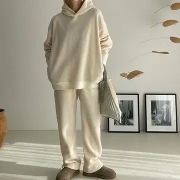 argue 플리스 화이트 셋업 후디&팬츠