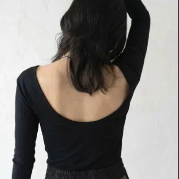 아메리빈티지 오픈 백 티셔츠 블랙