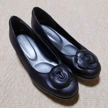 새상품급 힐즈 아베뉴 블랙 컬러 웨이브 밑창 까멜리아 펌프스 23cm