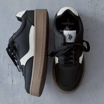 캐주얼 스니커즈 블랙/화이트 24cm