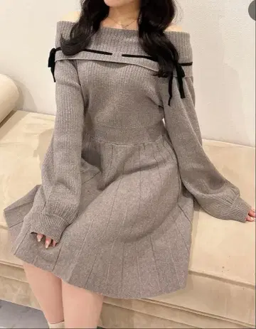 An MILLE 안미르 오프숄더 레이스업 니트 OP