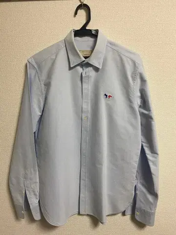 라이트 블루 긴팔 셔츠 자수 로고 포함