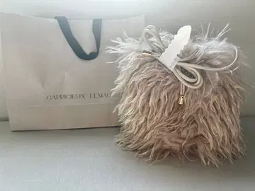 CAPRICEUX LEMAGE 베이지 퍼 숄더백