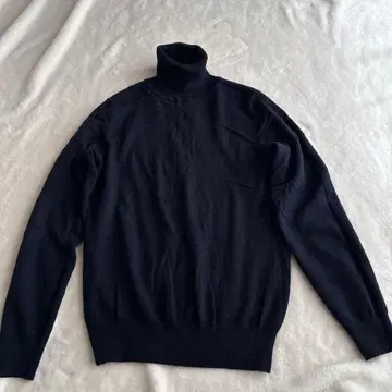 UNIQLO 유니클로 캐시미어 100% 터틀넥 스웨터 네이비