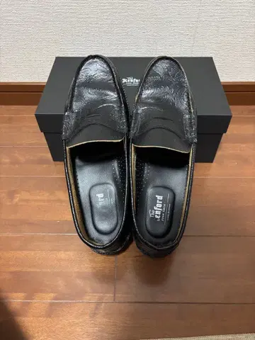 켄포드 페이즐리 무늬 블랙 가죽 로퍼