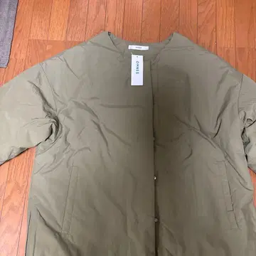 OMNES 올리브색 퀼팅 자켓