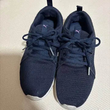 푸마 경량 네이비 스니커즈 23.5