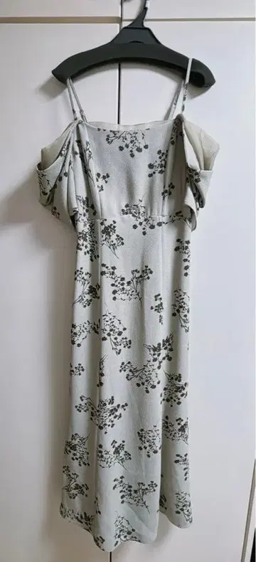 SNIDEL 오프숄더 플라워 원피스 사이즈 1