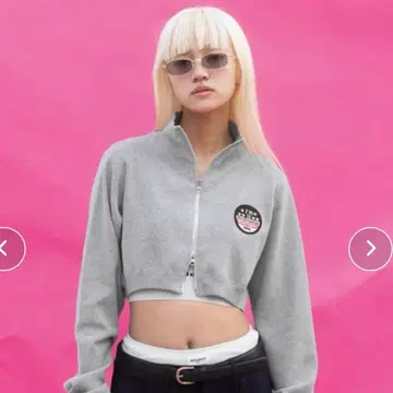 아클렌트 ACLENT 엠블럼 숏 니트탑