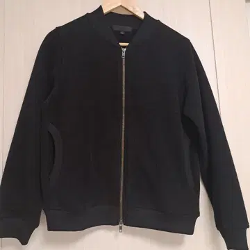 유니클로 UNIQLO 블랙 컬러 점퍼 L 사이즈 블루종 지퍼 자켓