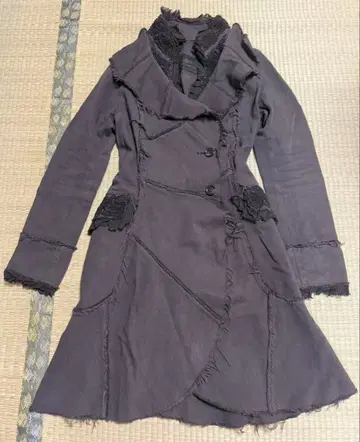 그레이스 콘티넨탈 코트