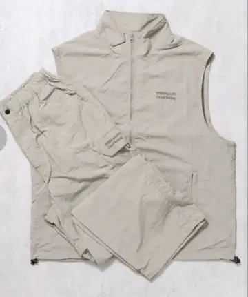 베이지 베스트와 팬츠 세트