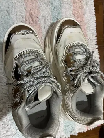 화이트/실버 통굽 스니커즈 M