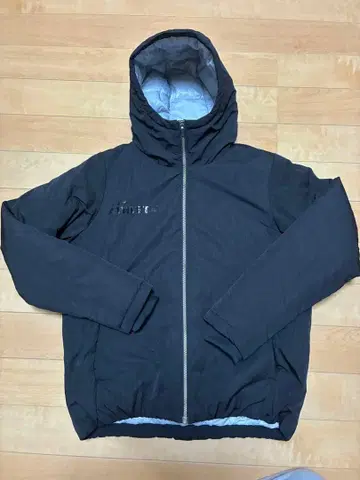 ATHLETA 아스레타 M 사이즈 패딩 자켓 점퍼 블랙