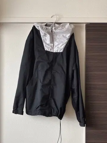 THINQ 마운틴 후드티 블랙