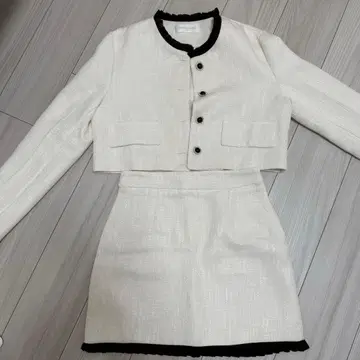 화이트 블랙 트리밍 셋업