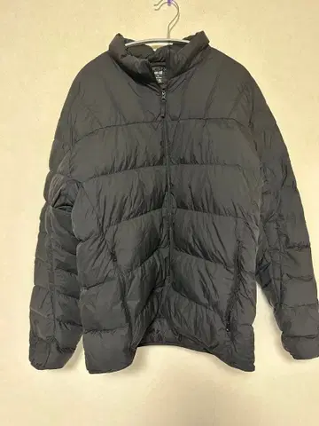 유니클로 울트라 라이트 다운 자켓 와이드 퀼트 3D 컷 블랙 XL 사이즈