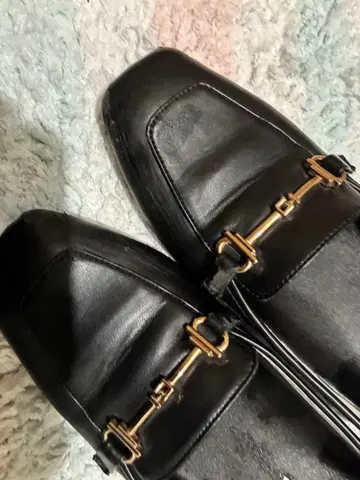 HARUTA 블랙 로퍼 골드 금장 장식