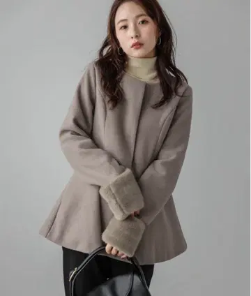 페플럼 코트 브라운