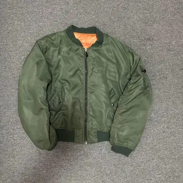 올리브 그린 MA-1 자켓