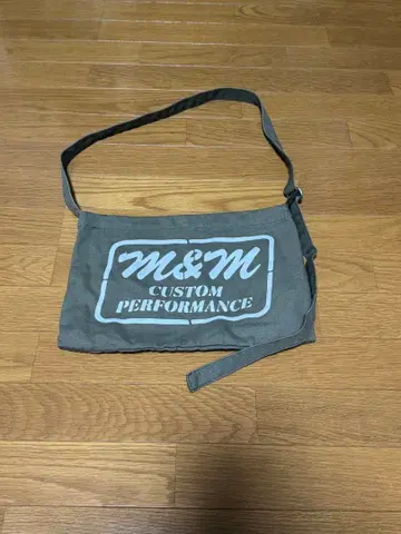 M&M 커스텀 퍼포먼스 숄더백 올리브