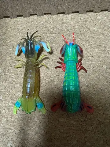 샤코 피규어 2체 세트