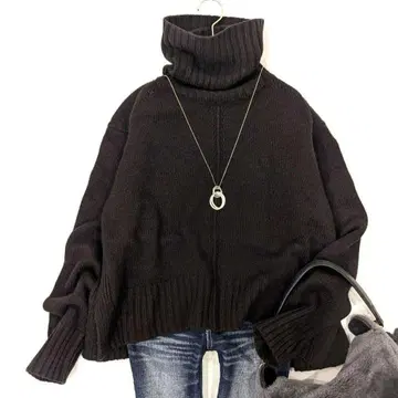 새상품급 라빠르망 두지엠 클라세 SEASONS 터틀넥 니트