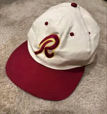 아이보리 버건디 자수 로고 캡