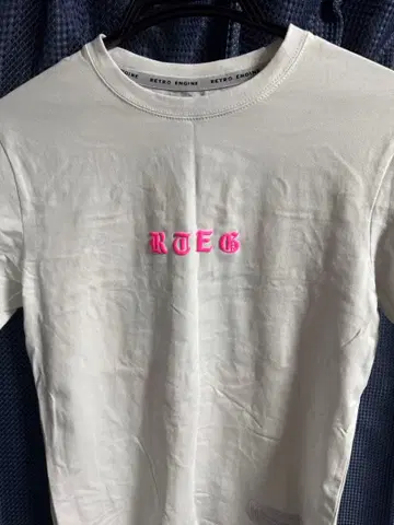 아담스 저글러 T셔츠