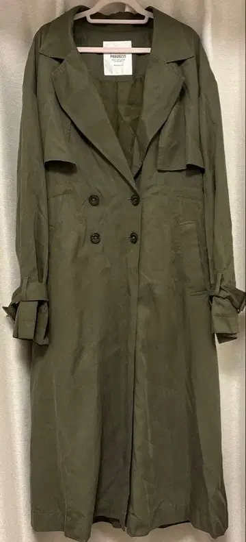 페이지 보이 트렌치코트