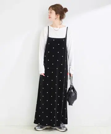 새상품 B.C STOCK 베이세이 스톡 벨로아 플라워 자수 원피스