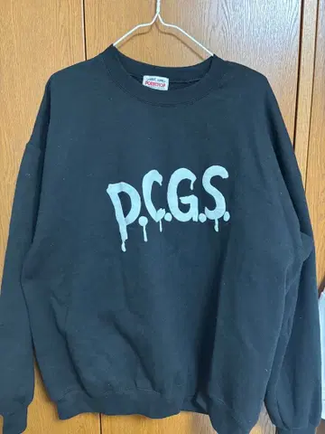 PORNCHOP P.C.G.S. 맨투맨 블랙