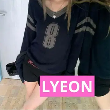 [ 완판템 ] LYEON 넘버링 V넥 니트 네이비 8 번호 포함