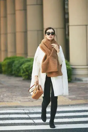 SEVENTEN 퀼팅 판초 코트 다운