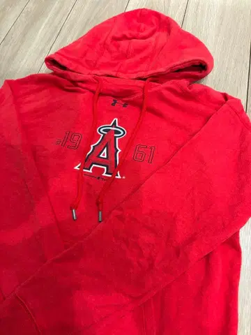 언더아머 엔젤스 후드티