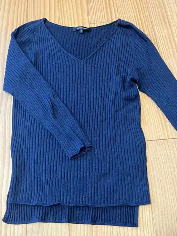 LAUTREAMONT 다크 블루 V넥 스웨터 38