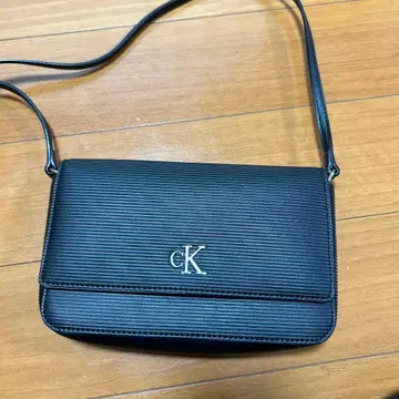 Calvin Klein 블랙 숄더백