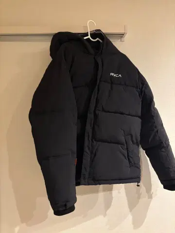 RVCA 블랙 다운 자켓