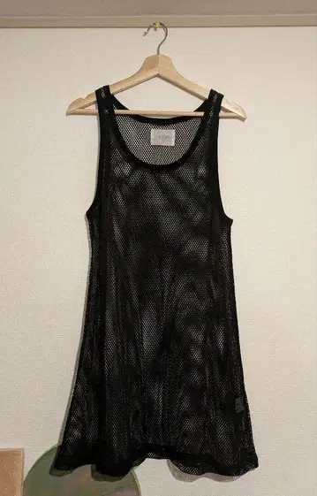 메쉬 블랙 탱크탑 0658