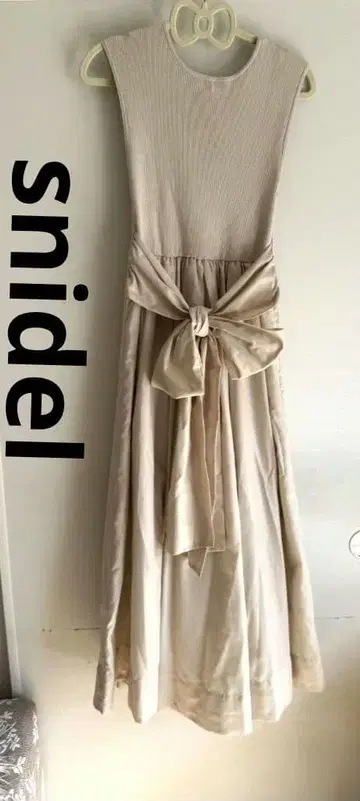 snidel 스나이델 베이지 슬리브리스 롱 원피스