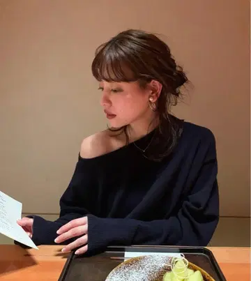 시티샵 OFF-SHOULDER STRETCH SWEATER