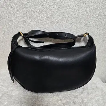 ZARA 오벌백 숄더백 블랙