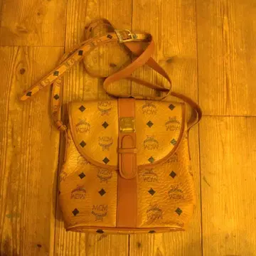 MCM 숄더백