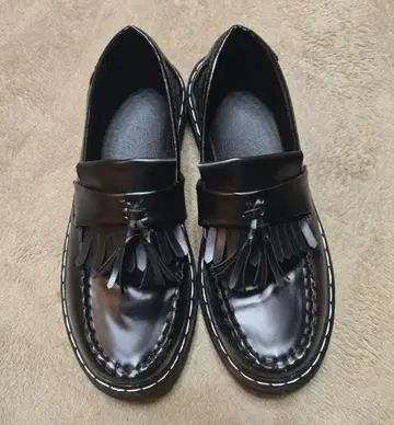 태슬 장식 통굽 로퍼 24.0 블랙