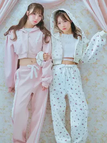 Me roir 프릴 후드티