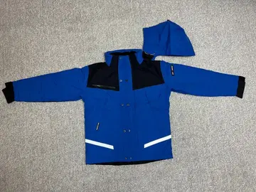 파란색 후드 부착 마운틴 후드티