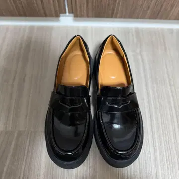 유니클로 컴피트 터치 로퍼 23.5cm