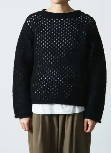 [ 새상품급 ] BATONER SUKASHI BOAT NECK 니트 블랙